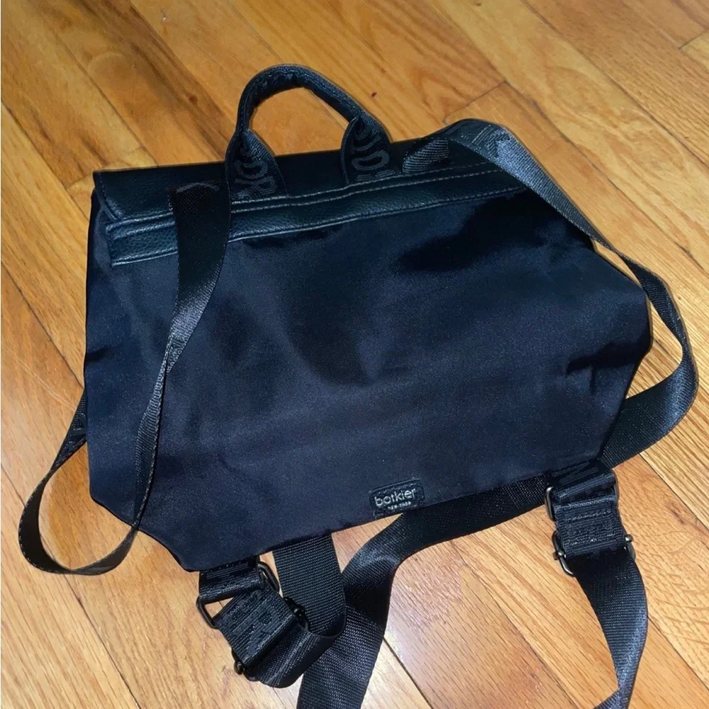 Botkier backpack - Picture 2 of 3